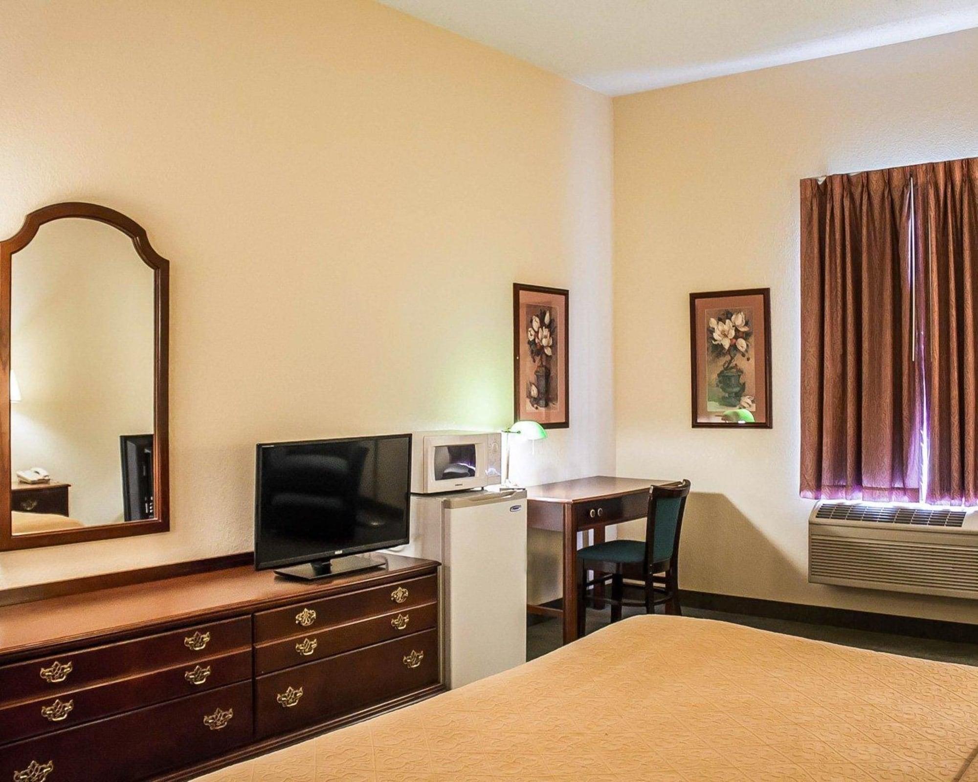 Quality Inn & Suites Bellville - Mansfield Εξωτερικό φωτογραφία