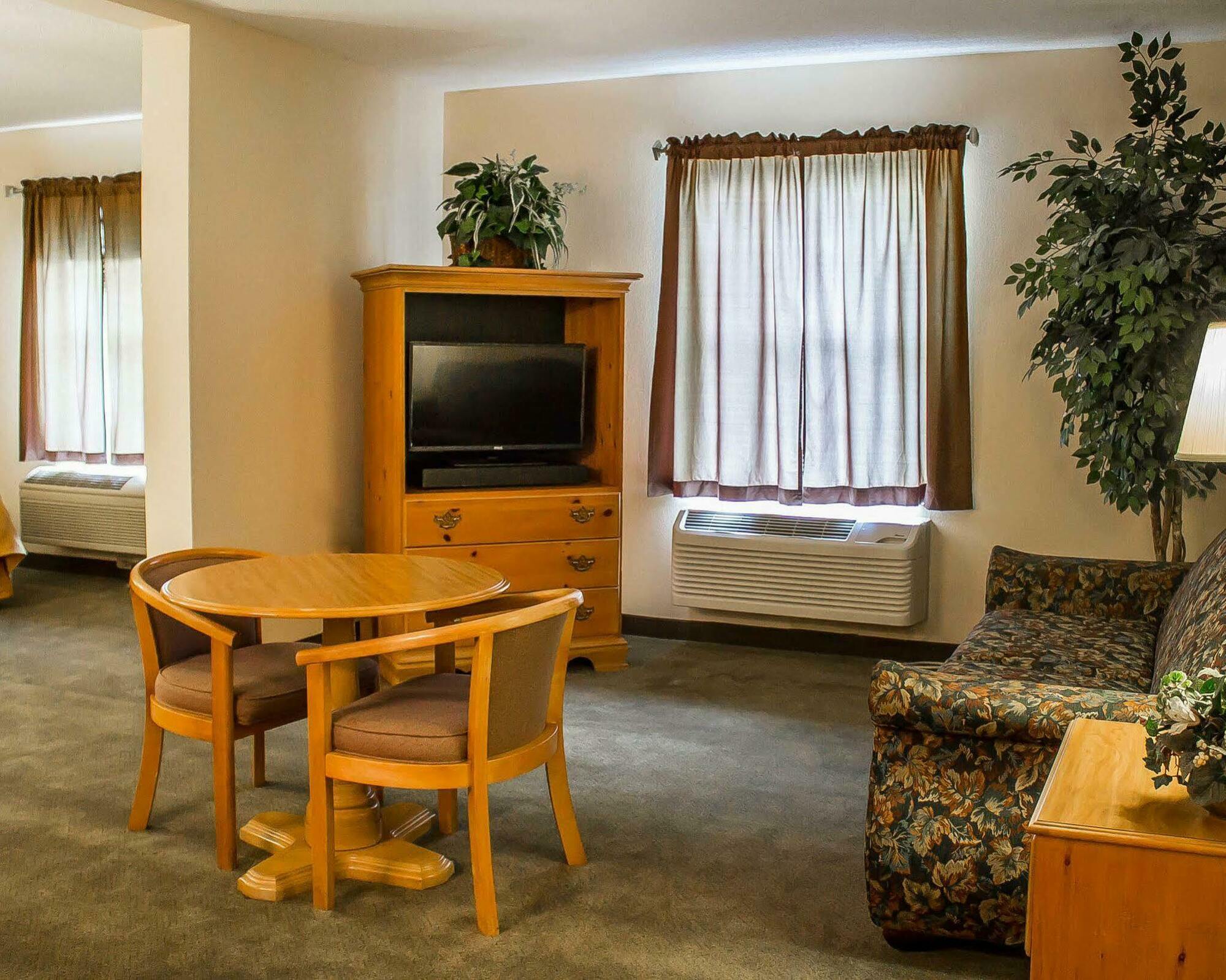 Quality Inn & Suites Bellville - Mansfield Εξωτερικό φωτογραφία